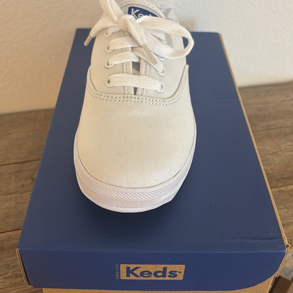 Keds white sneaks